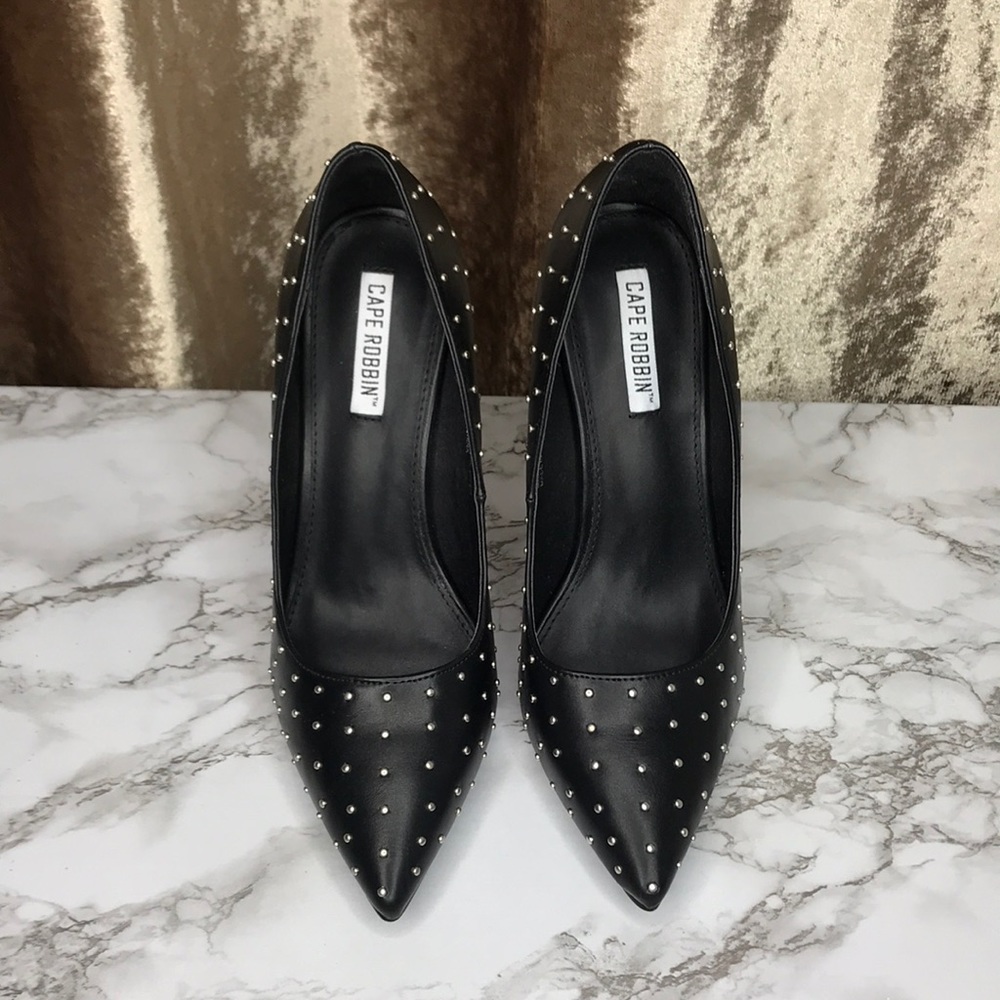 Black silver stud stiletto size 9 cape Robbin